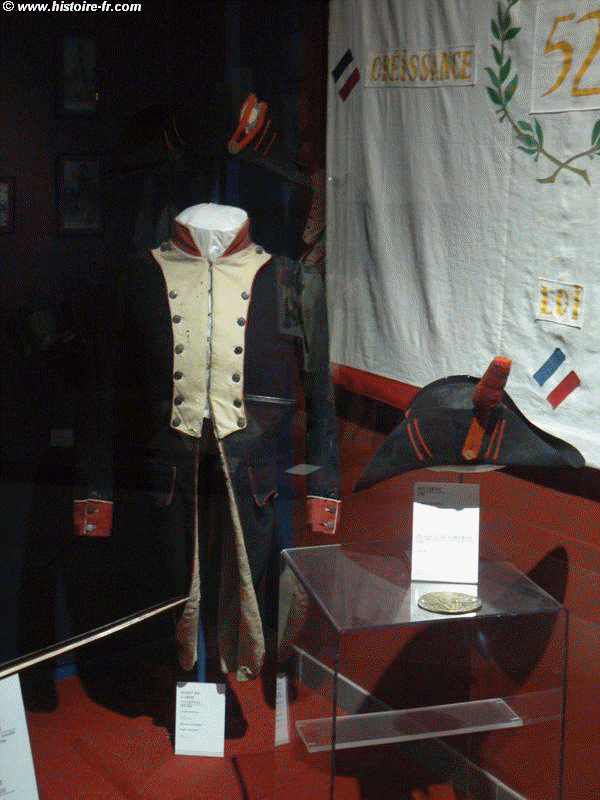 habit_garde_national_musee_infanterie.gi
