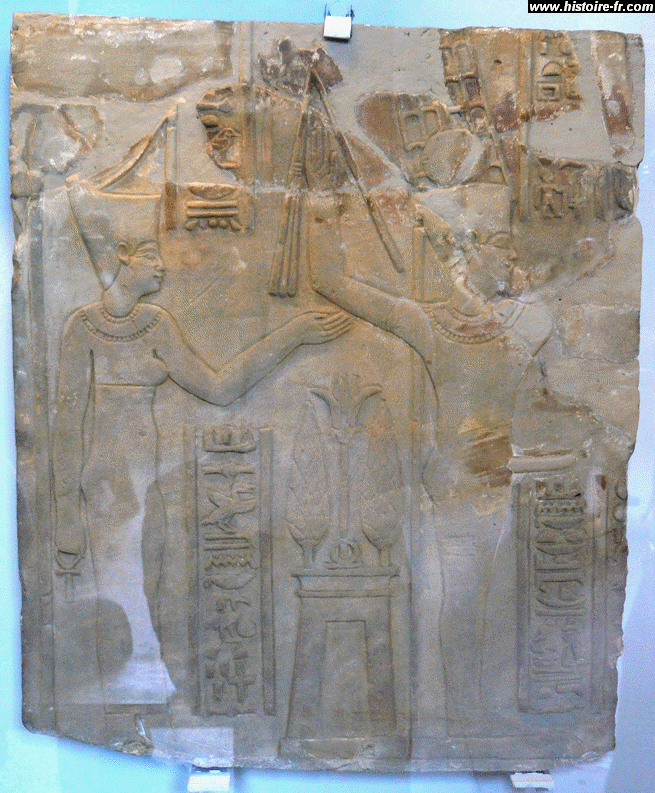 Le Panthéon des "dieux" Stele_min_british_museum